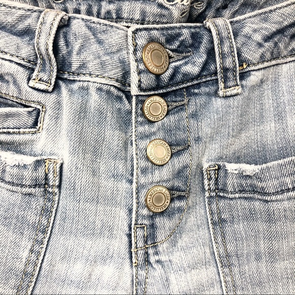 American Eagle Size 2 Vintage Flare Light Wash Slightly Distressed Unique Jeans - Picture 4 of 9